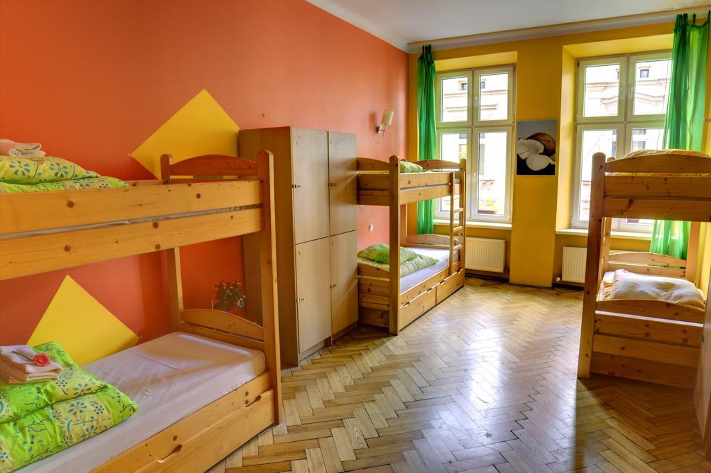 Tutti Frutti Hostel คราคูฟ ภายนอก รูปภาพ